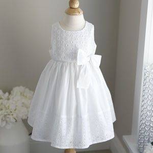 SALE- White Sundress Eyelet Trim Size 18 Months Beach Portrait Vacation NWOT